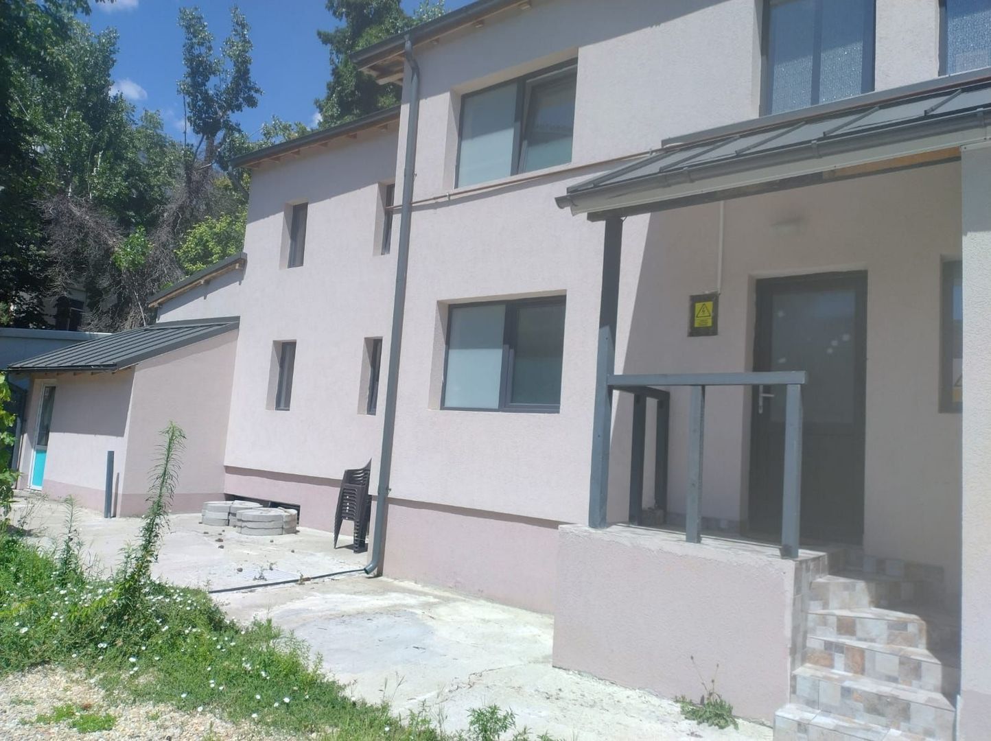 🏡 Casă de închiriat – 210 mp + curte 100 mp – Zona Buzești, Victoriei - Poză 1