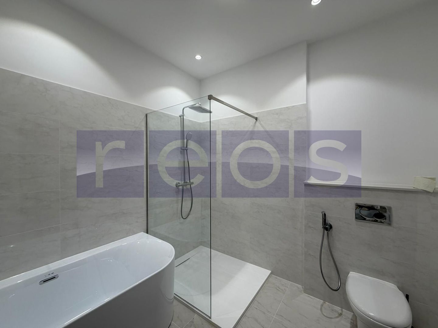 INCHIRIERE 4 CAMERE LUX | 200MP | NEMOBILAT | LOC PARCARE | VEDERE LAC - Poză 21