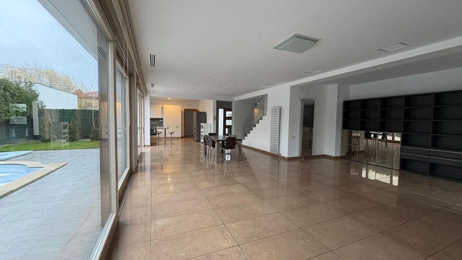 Vila de vanzare sau inchiriere zona Iancu de Hunedoara Baneasa - Poză 1
