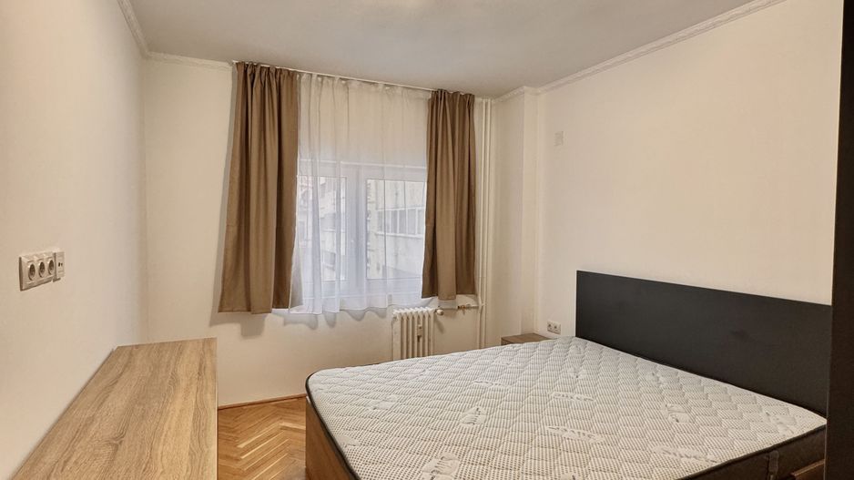 Apartament 3 camere, zonă centrală Oradea - Poză 3