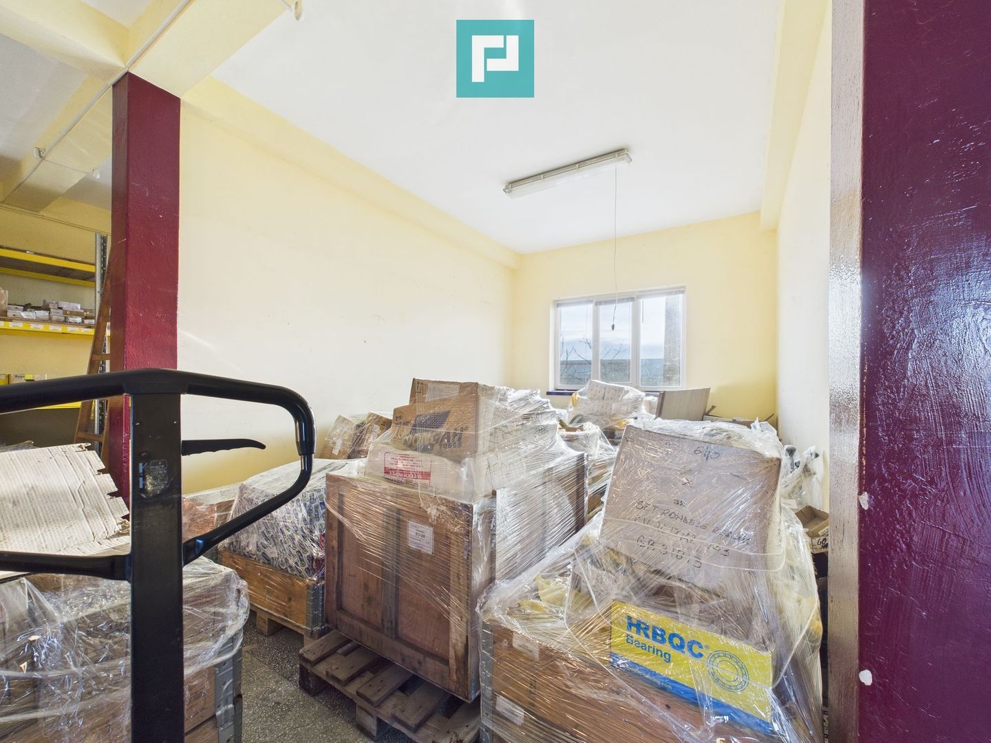 Clădire P+E parcare si platformă betonată 700mp - Poză 3