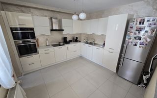 Vila 5 camere moderna 300 mp teren Zona Tineretului - Poză 2