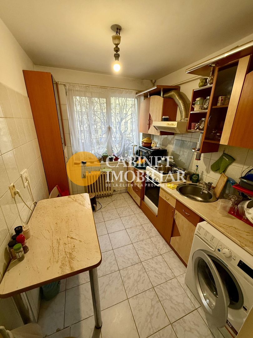 2 Camere Decomandat -  Etaj 2 - Bld. Alexandru Cel Bun - Poză 5