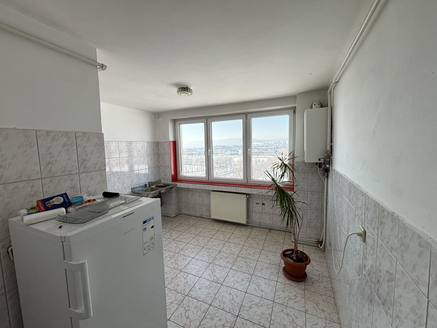 Apartament 3 camere decomandat 67,8 m² zona garii - Poză 6