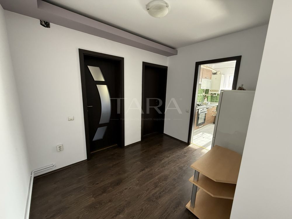 Apartament 2 camere decomandate, etaj 2 – zona La Roată Făget - Poză 3