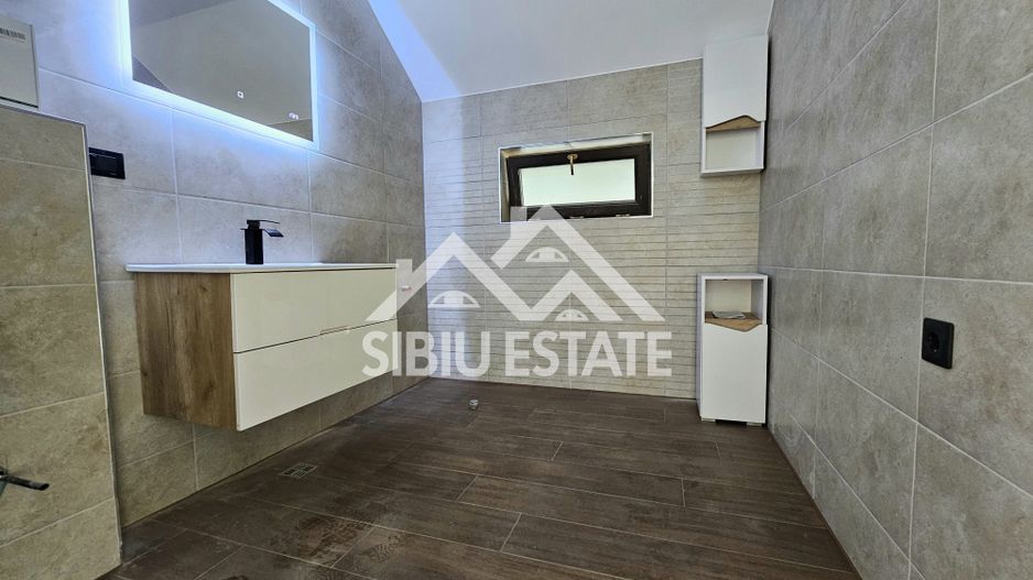 Casa noua 4 dormitoare Sibiu Sura Mica - Poză 16