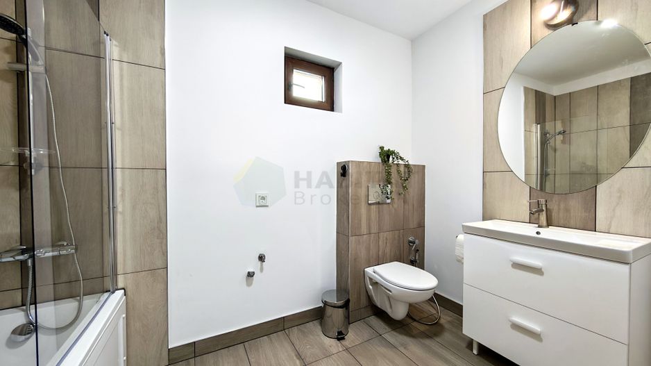 Vilă Individuală cu o curte generoasa zona Aparatorii Patriei - Poză 8