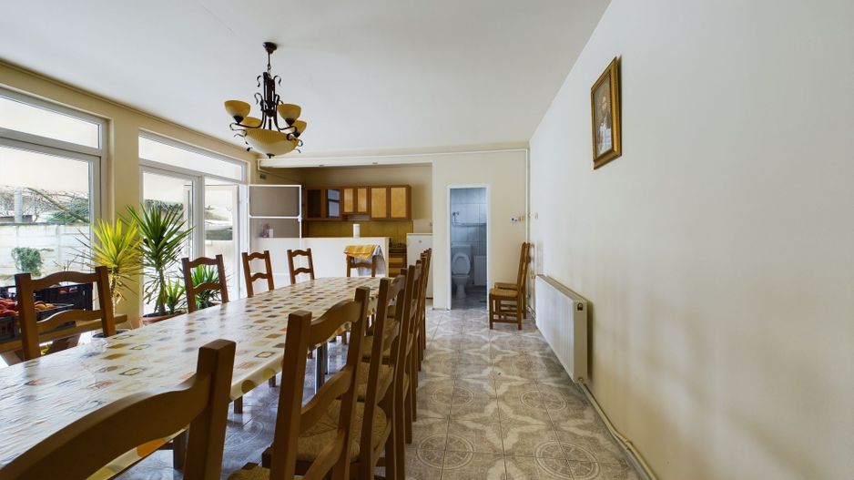 Casă situată Central în Dumbrăvița - Poză 26