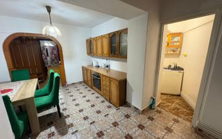 Apartament 3 camere decomandat 74 M² utili zona Lenin Nicolae Iorga - Poză 3
