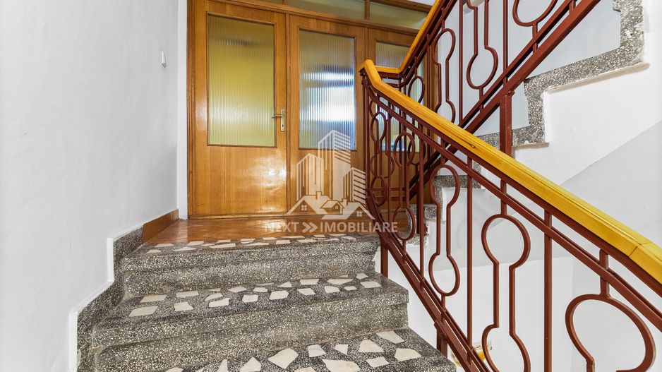 Vila S+P+2E+ M, garaj si spatiu comercial, Km4-5 - Poză 16