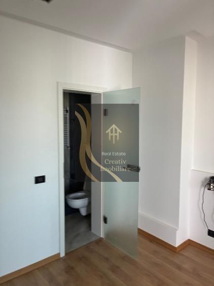 Vând apartament deosebit, zonă ultracentrală, renovat deosebit - Poză 5
