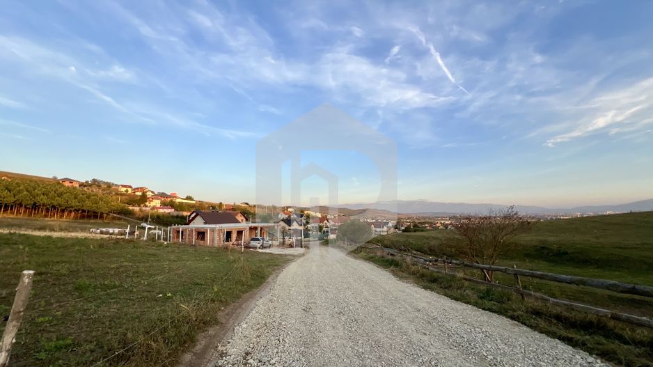Parcela teren intravilan cu PUZ  si utilitati- Sura Mare- 352 MP - Poză 3