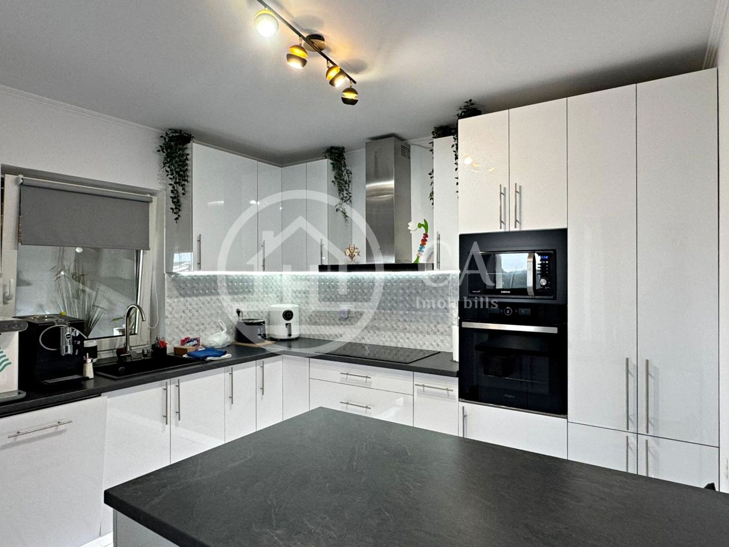 Casă de vânzare cu 3 camere si o anexa  in Sântandrei, Bihor - Poză 13