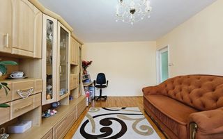 Apartament cu 3 camere decomandate, Cetate - Poză 2