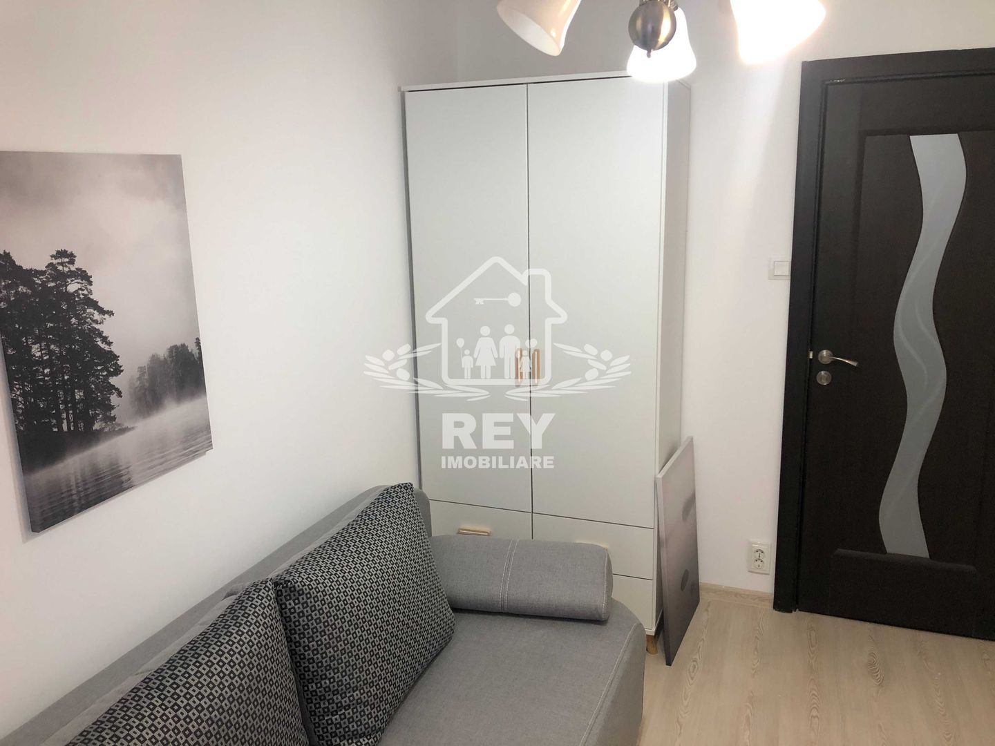 Apartament cu 3 camere de închiriat | Central – Str. Constantin Noica | Etaj 4 - Poză 2