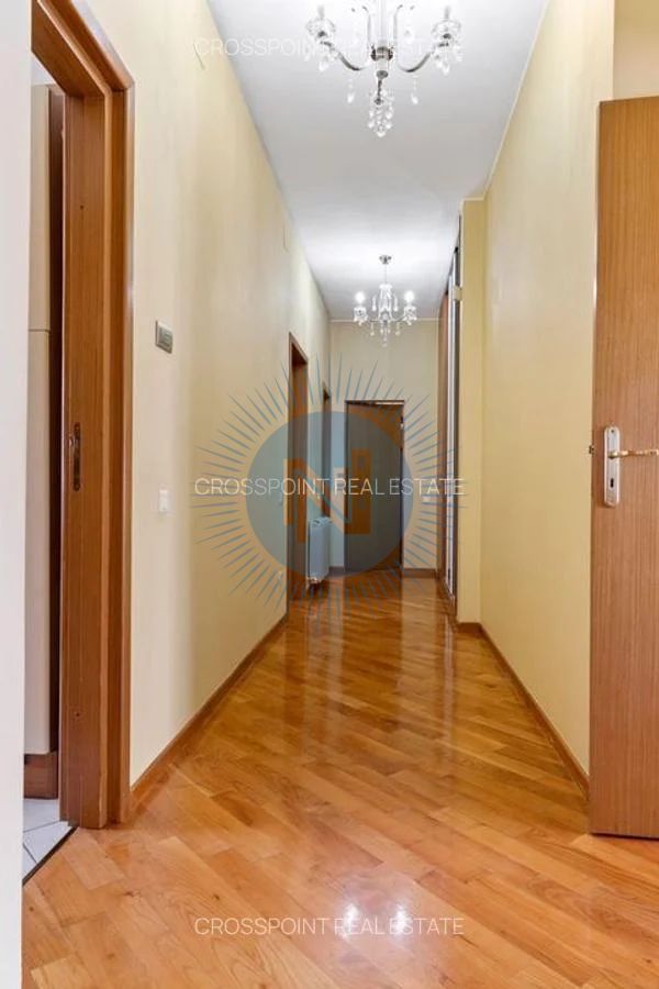 Apartament in vila Capitale plus Demisol - Poză 13
