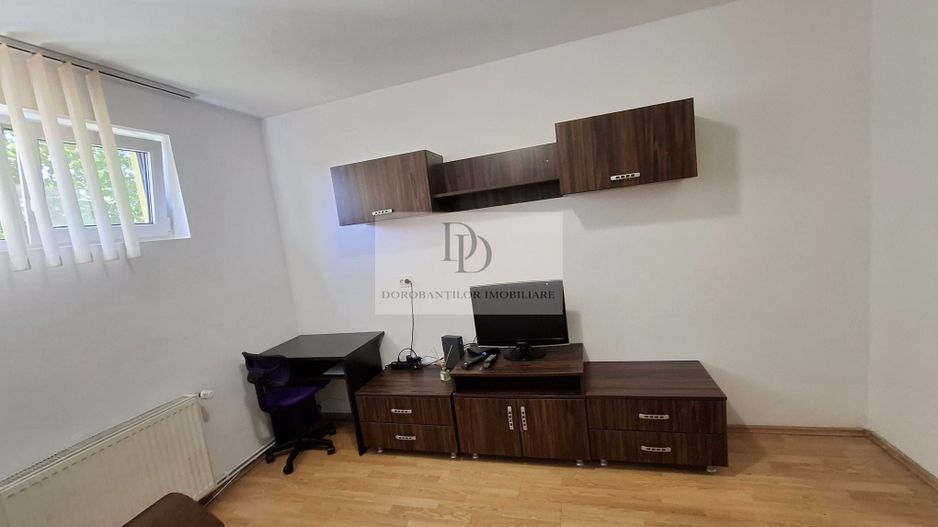 Apartament cu Potențial Investițional + Boxǎ | Zona Andrei Mureșanu - Poză 2
