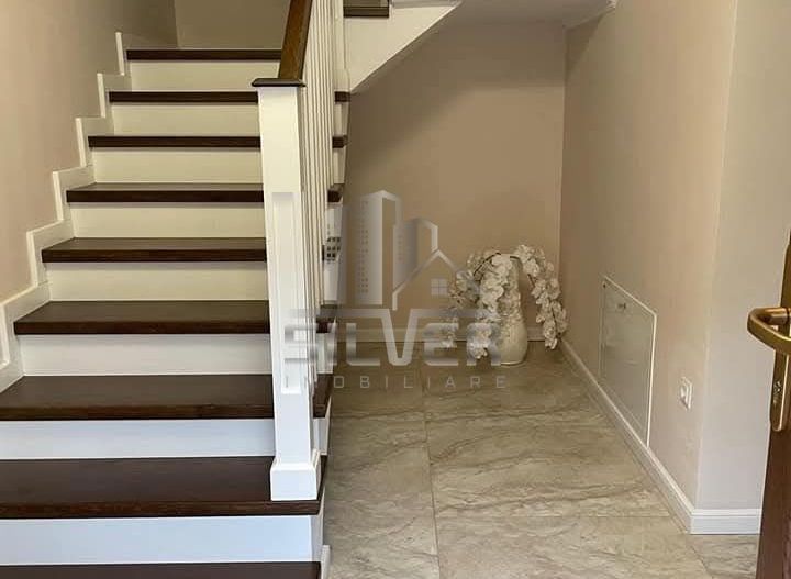 Casa tip duplex la 5 minute de Baza Sportiva. - Poză 11