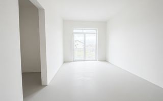 Duplex despartit prin camera tehnica, 5 camere, asfalt | Giarmata Vii - Poză 7