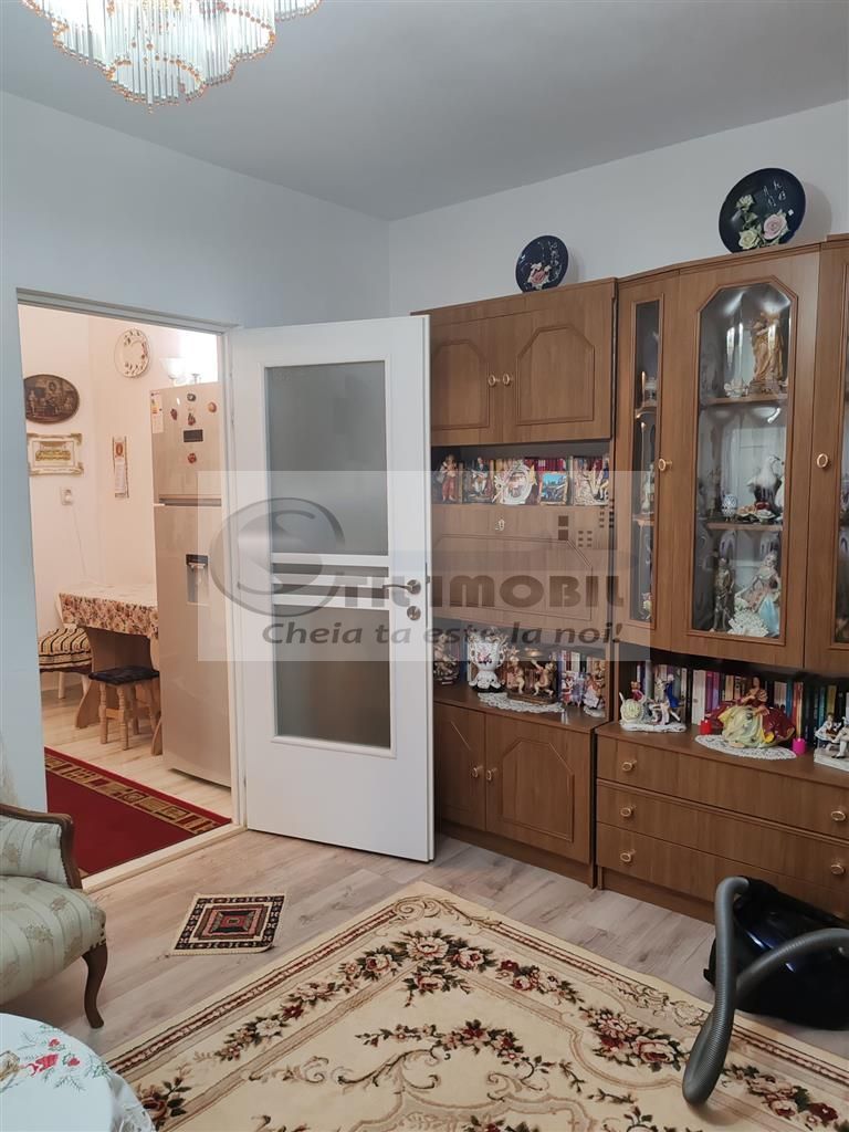 Apartament 3 camere semidecomandat parter Tudor Vladimirescu - Poză 2