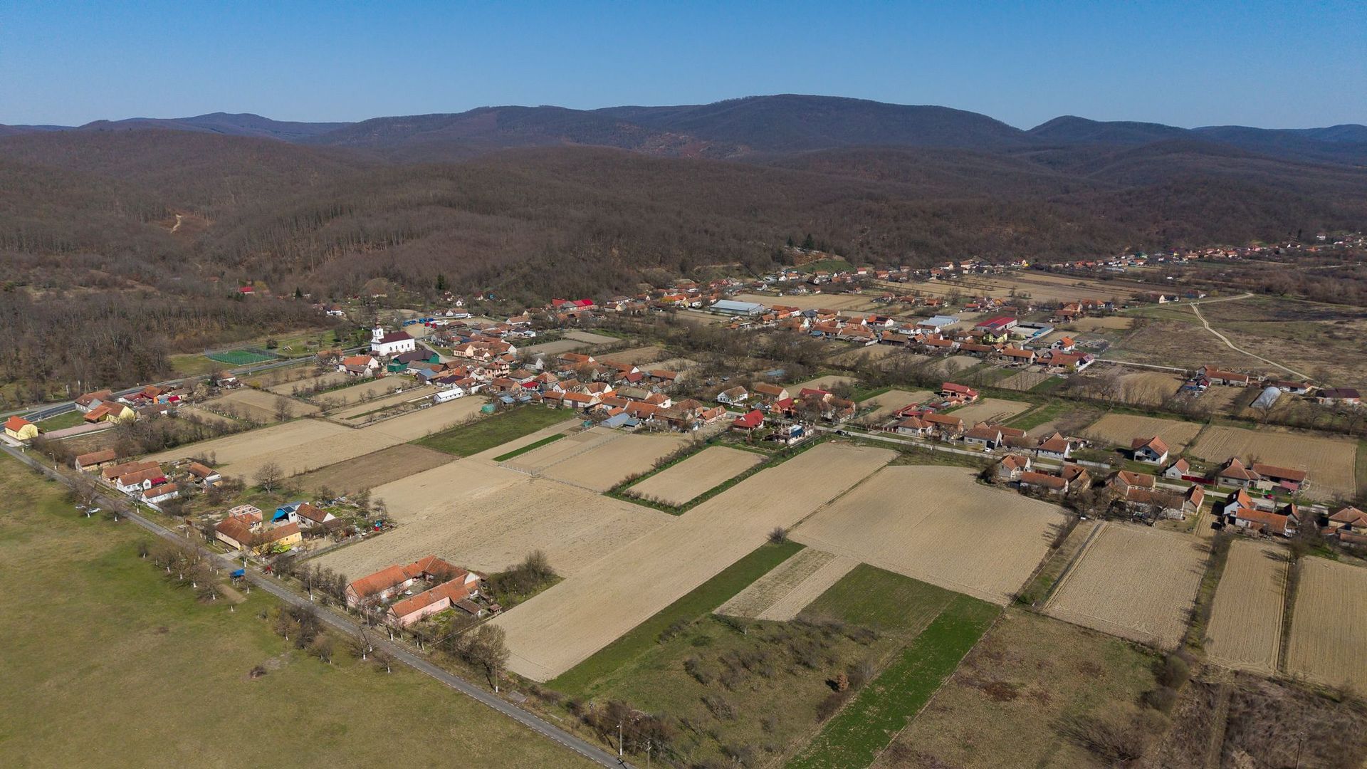 Loc de casă în Odvoș - Conop 3000mp - Poză 23