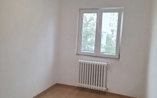 Apartament de vânzare cu 3 camere, nedecomandat, zona Alexandru cel Bun, Iași - Poză 2