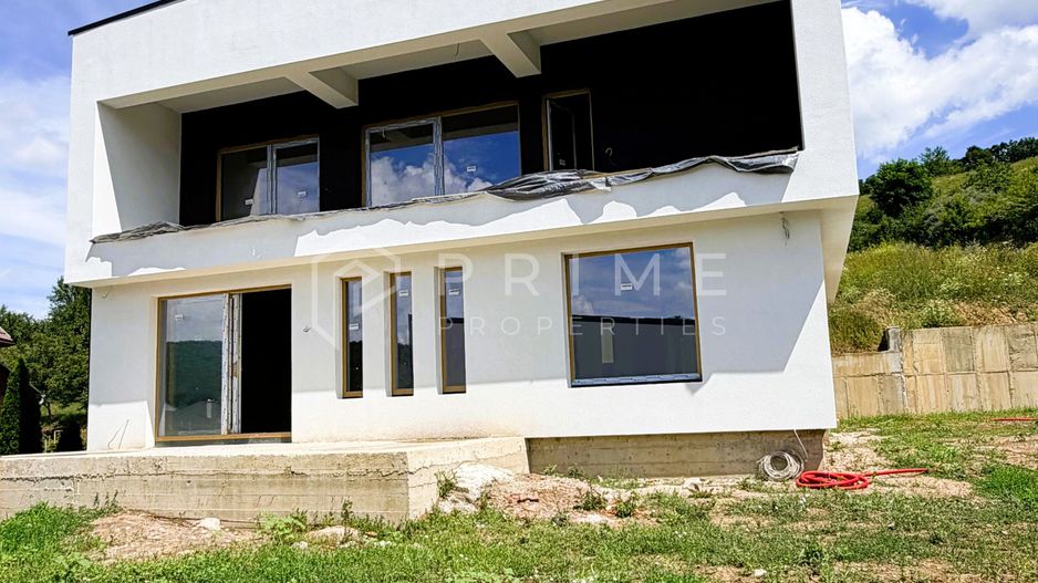 Casă nouă cu arhitectură mediteraneană | Semifinisată | 150 mp utili - Poză 1