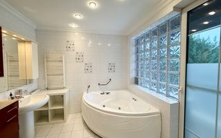 Vilă cu curte mare și piscină – ideală pentru familie, Pipera - Poză 24