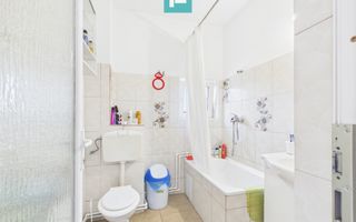 Casă cu 7 camere și teren generos în Șofronea - Poză 4