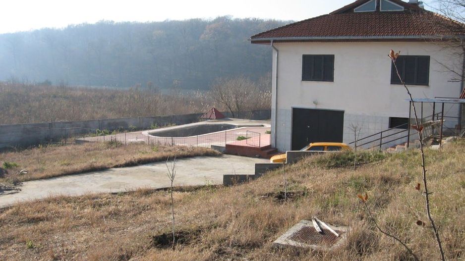 Vand Vila si teren cu deschidere la lac (5128mp) - Poză 2