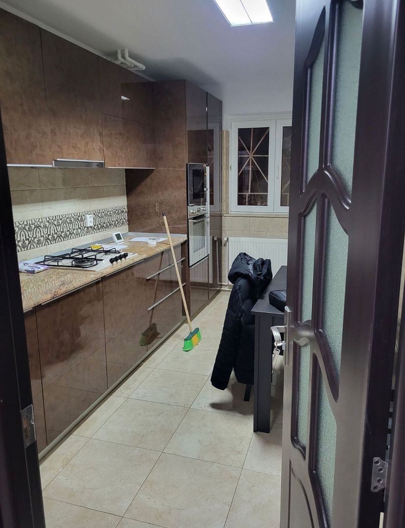 AP. 4 CAMERE PROGRESUL, CENTRALA, MOBILAT MODERN, BUCATARIE INCHISA - Poză 5