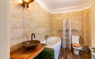 Vilă Individuală de Închiriat – Cartier Azur, 5 Camere, Terasă cu Jacuzzi, Curte 400 mp - Poză 8