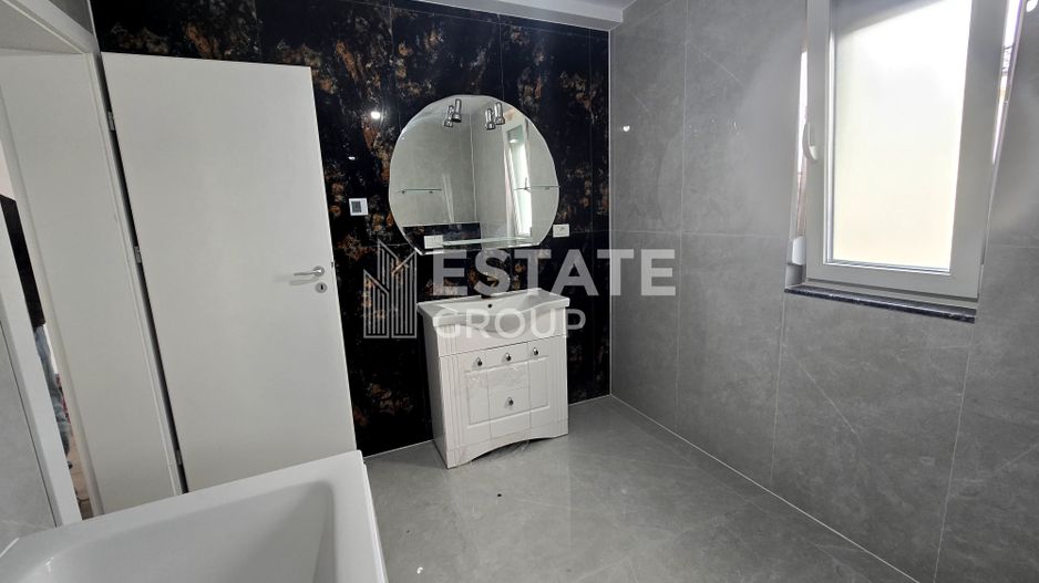 Duplex cu 5 camere despartit prin garaj in Giarmata - Poză 6