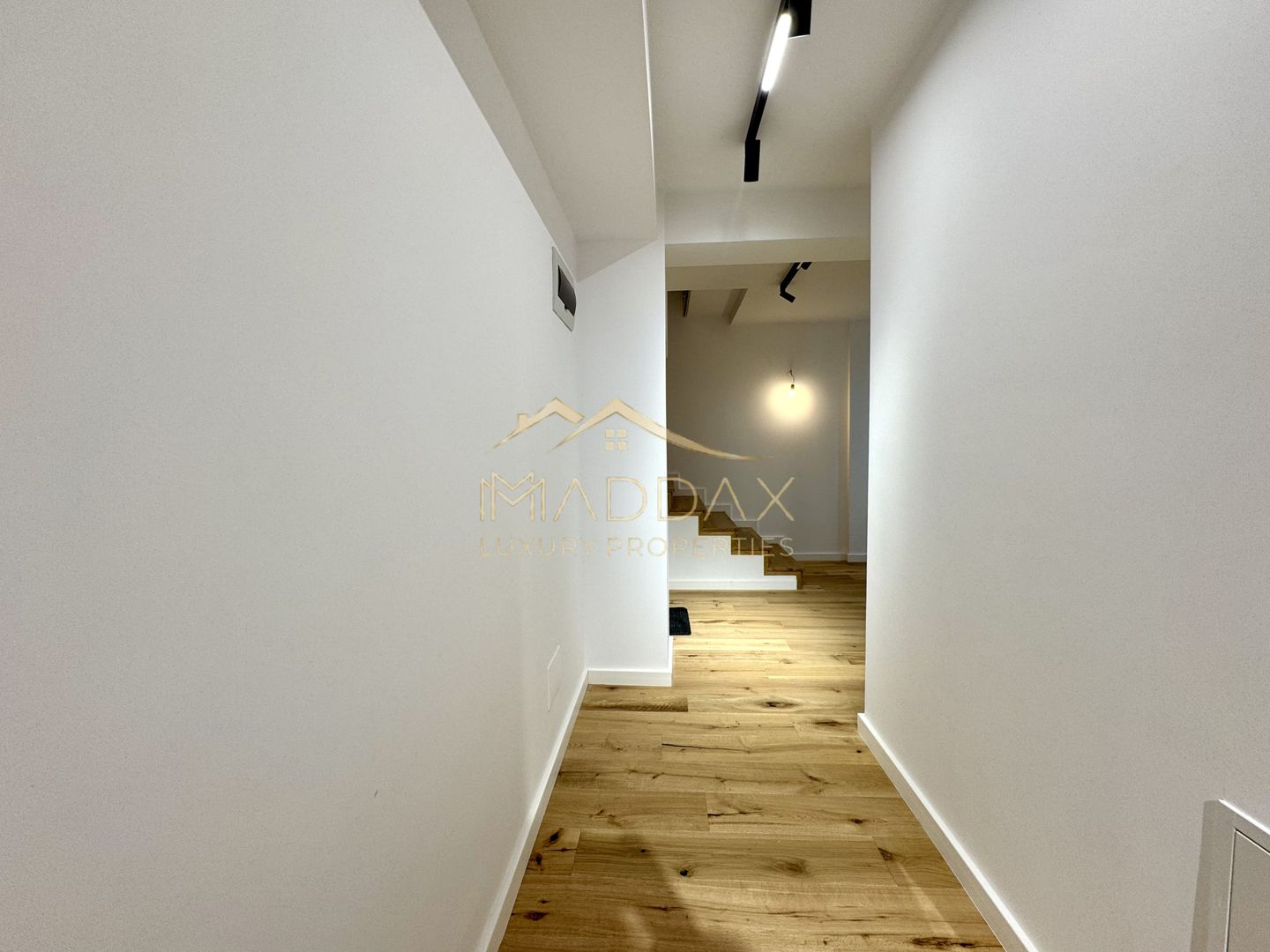 Duplex cu 4 Camere *211mp* / 2 parking / Erou Iancu Nicolae - Poză 47