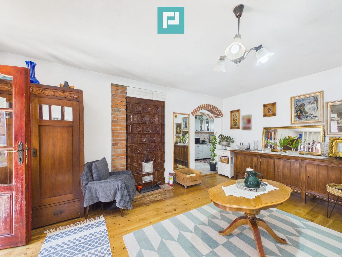 Casă cu 6 camere pe teren de 2029 mp – Miniş - Poză 6