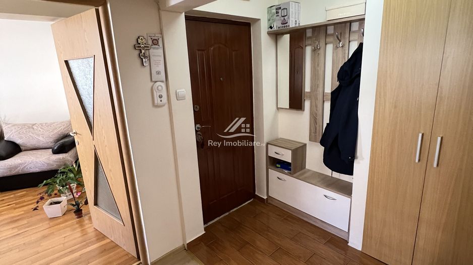 Zona Cireșica/Apartament 3 camere/2băi,balcon,logie,cămară,debara - Poză 2