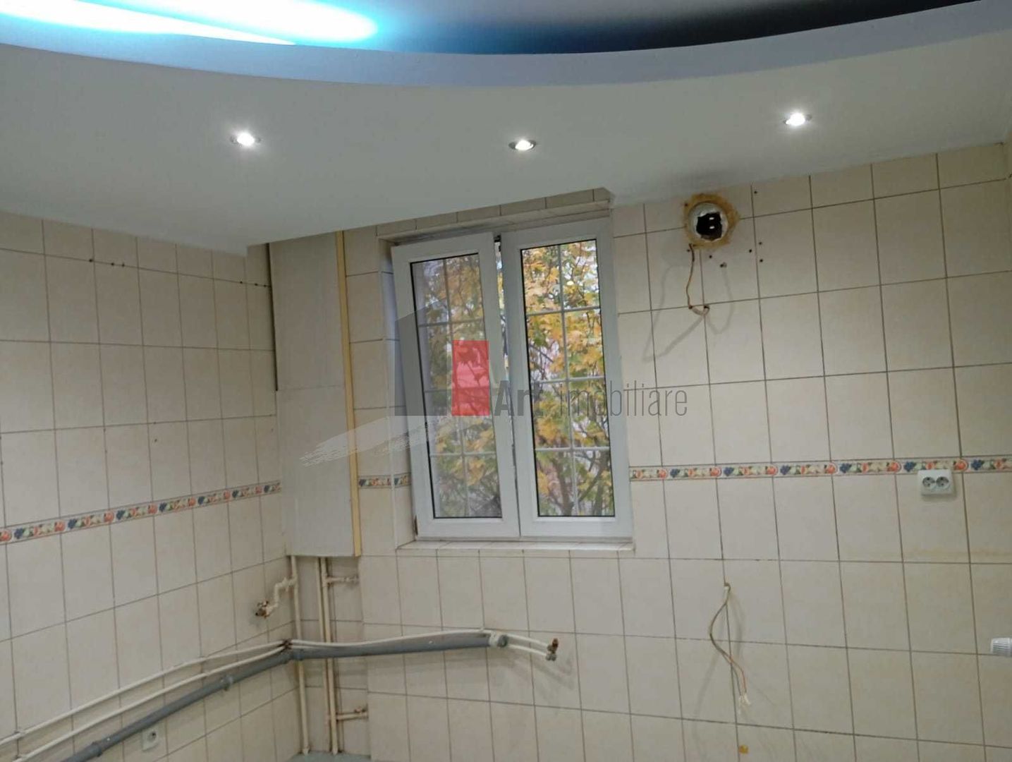 Apartament 2 camere, necesita renovare - Poză 3