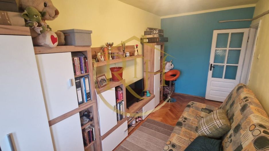 Vand apartament cu 4 camere in zona spitalul judetean,comision ,,0'' - Poză 5