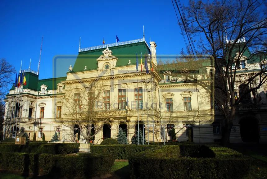 Supercentral- cladire birouri-activitate medicala- horeca - Poză 1