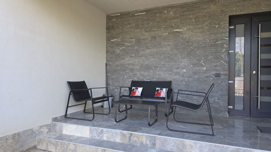 Vila intr-un peisaj idilic la 15 minute de capitala, pret imbatabil! - Poză 7