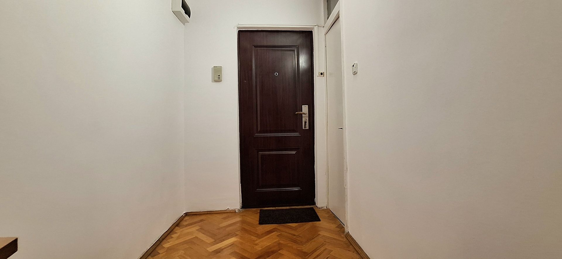 Apartament renovat cu 3 camere - zona Andrei Saguna - Poză 6