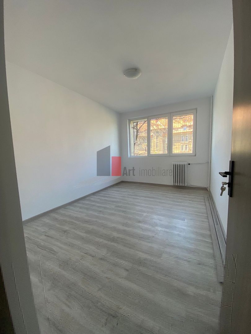 Apartament 3 camere Grivita - Poză 3