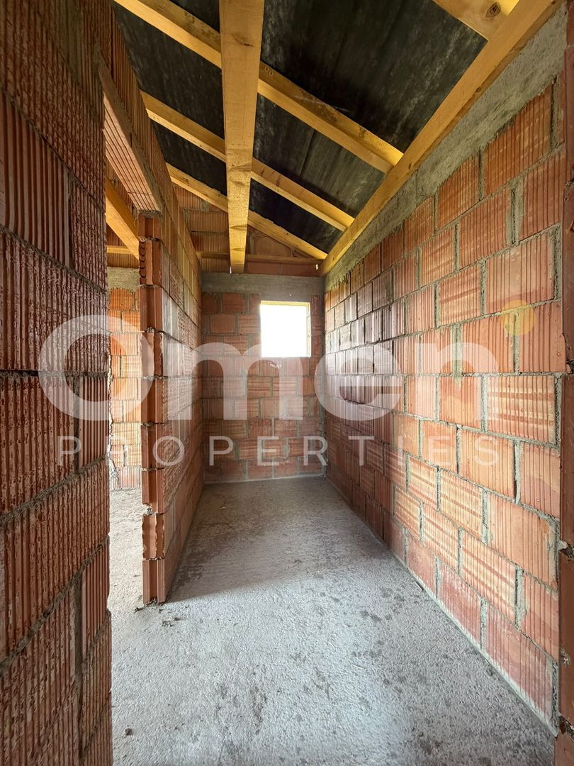 Casa la rosu de vanzare | 120 mp | 5 ari de teren | sat Sasar - Poză 8