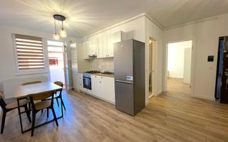 Apartament cu 3 camere, balcon si scara interioara - Poză 2