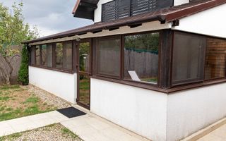 Vilă cu 5 dormitoare, 4 băi, 2 248mp teren, piscină. Preț: 229 000 Eur - Poză 10