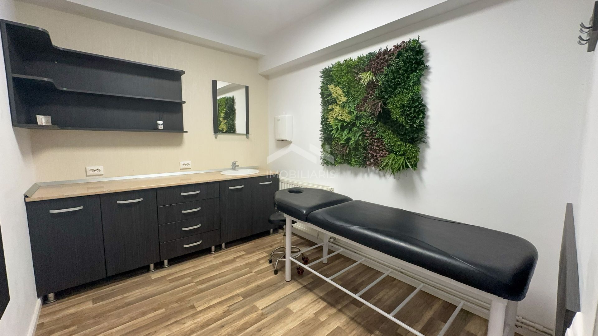 Spațiu comercial 45 mp parter - 2 parcări - salon amenajat - Poză 2