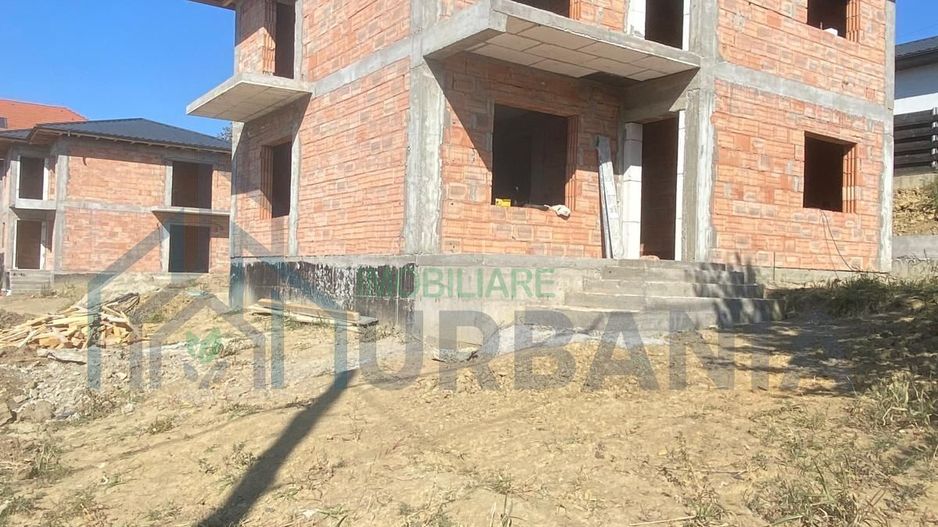 Case individuale P+E de vânzare în Valea Adâncă, Strada Debarcaderului, cu vedere spre Lacul Iezăreni - Poză 3