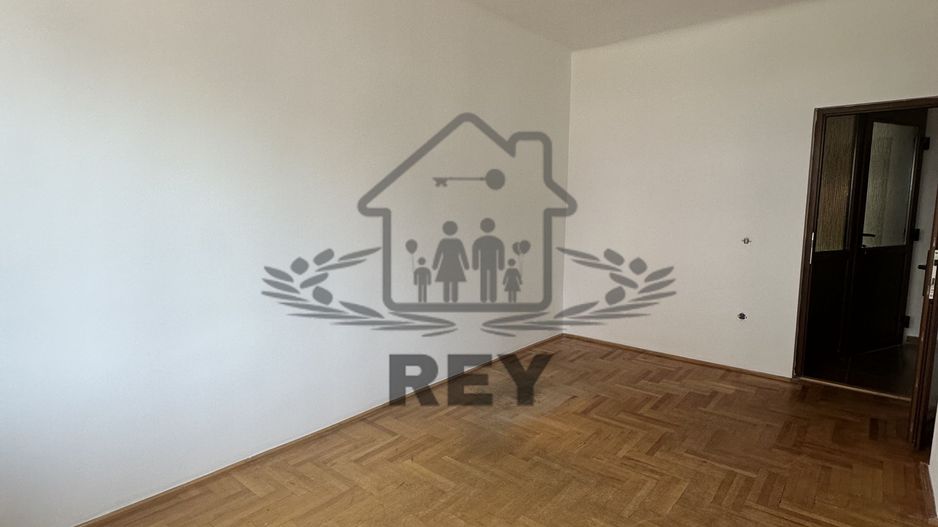 Imobil 3 niveluri, renovat, cu spațiu comercial si 2 ap.- Bd. Victoriei - Poză 13