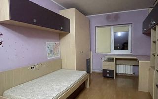 Apartament cu 3 camere | Zona Rogerius | Oradea - Poză 7