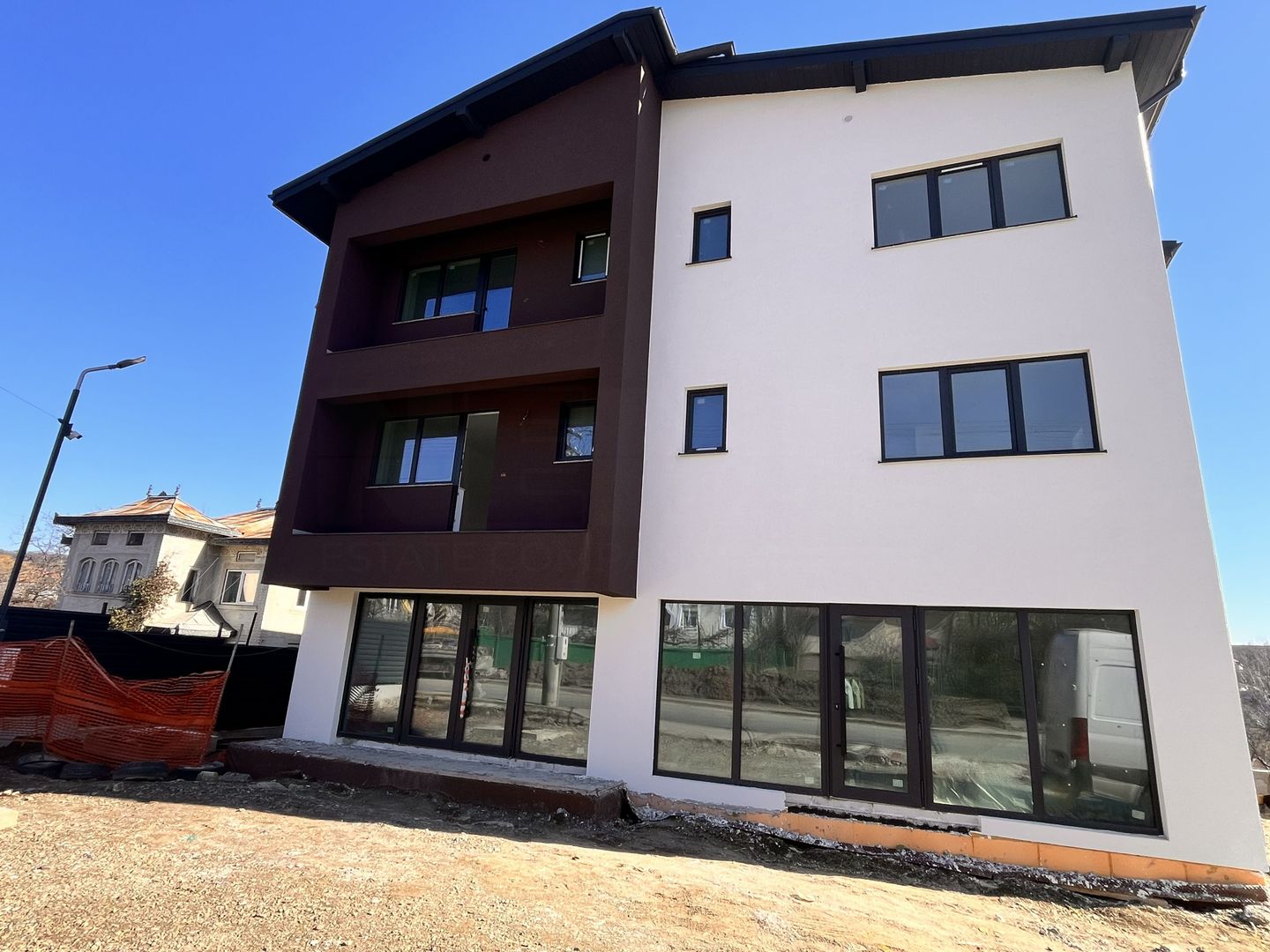 Apartament cu 2 camere   Et 2 I Suceava/BurdujeniI 71.500Euro - Poză 2